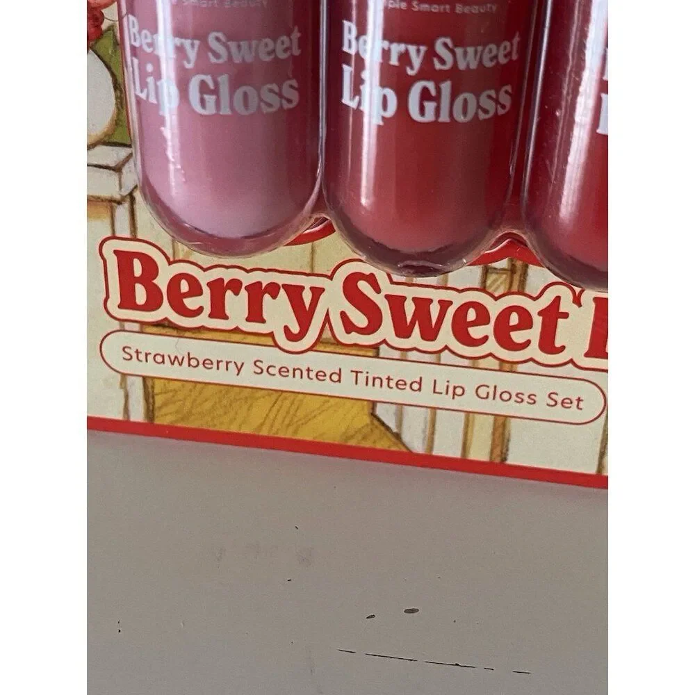 Set Of 3 Celavi STRAWBERRY SHORTCAKE‎ BERRY SWEET Tinted Scented Lip Gloss Trio